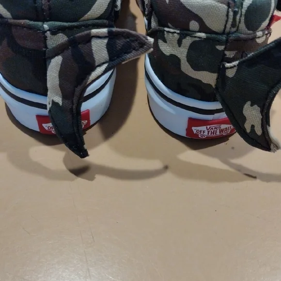 Vans Kids Camouflage Sneakers with Shark Design - Picture 5 of 6